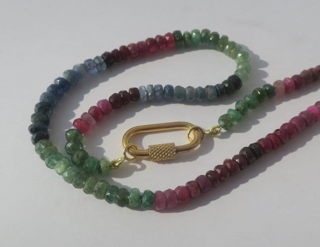 Collier Collier choker - Saphirs, rubis et émeraudes en or jaune 18 carats 58 Facettes