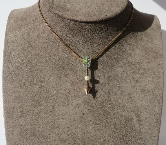 Broche Broche flèche en or rose 18 carats, perle fine et diamants 58 Facettes