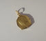 Pendentif GRUN - Médaille pendentif Art déco en or jaune 18 carats et nacre 58 Facettes