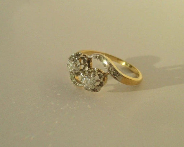 Bague 51.5 Bague Toi et Moi ancienne en or jaune, platine et diamants 58 Facettes