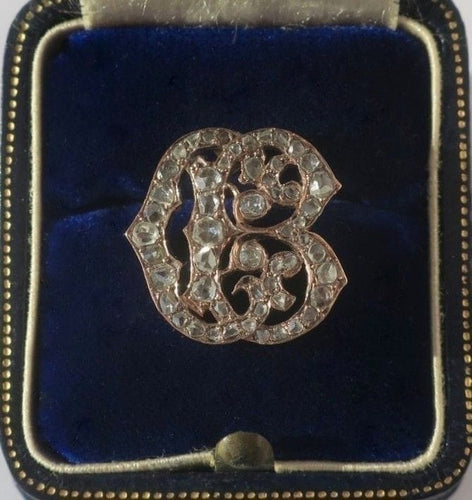 Pendentif Pendentif monogramme C B pavé de diamants en or rose 18 carats 58 Facettes