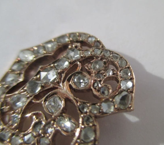 Pendentif Pendentif monogramme C B pavé de diamants en or rose 18 carats 58 Facettes