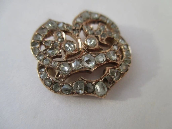 Pendentif Pendentif monogramme C B pavé de diamants en or rose 18 carats 58 Facettes