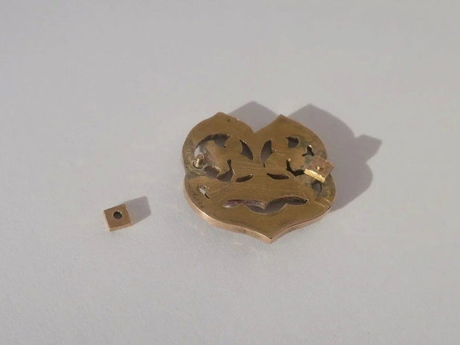 Pendentif Pendentif monogramme C B pavé de diamants en or rose 18 carats 58 Facettes