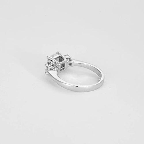 Bague 53 Trilogie - Bague solitaire en or blanc 18K et diamants taille princesse 58 Facettes