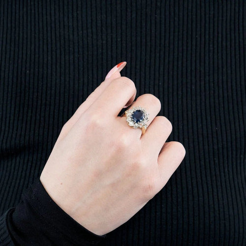 Bague 52 Bague pompadour saphir 3,33 carats et diamants en or jaune et platine 58 Facettes