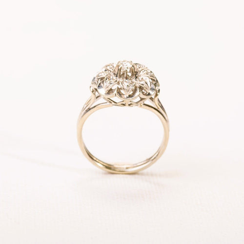 Bague 54 Bague fleur ciselée en or gris 18K et diamants 58 Facettes