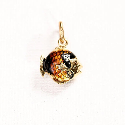Pendentif Pendentif poisson émaillé en or jaune 18K 58 Facettes LMB-223