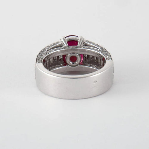 Bague 53 Bague en or gris avec rubis et diamants 58 Facettes