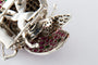 Broche Broche « Coccinelle » en or blanc avec rubis, tsavorites et diamants 58 Facettes