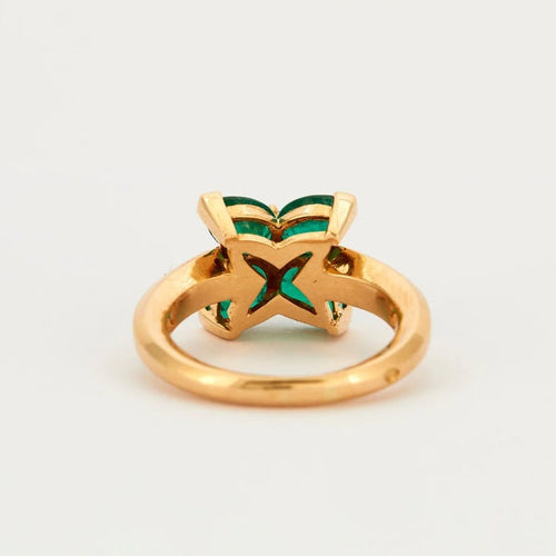 ee8968f7-7124-458c-cea7-6138ad540900