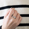 Bague 60 Bague carrée en or blanc brossé 18k 58 Facettes M8872