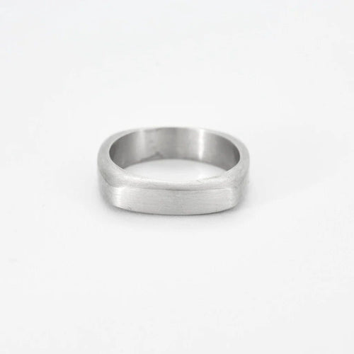 Bague 60 Bague carrée en or blanc brossé 18k 58 Facettes M8872