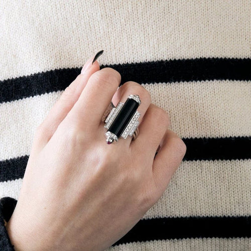 Bague 55 Bague style Art déco en or blanc 18k, diamants, onyx et rubis 58 Facettes Mac 30