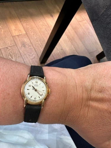 Montre Eska - Montre femme vintage automatique en or jaune 18 carats 58 Facettes