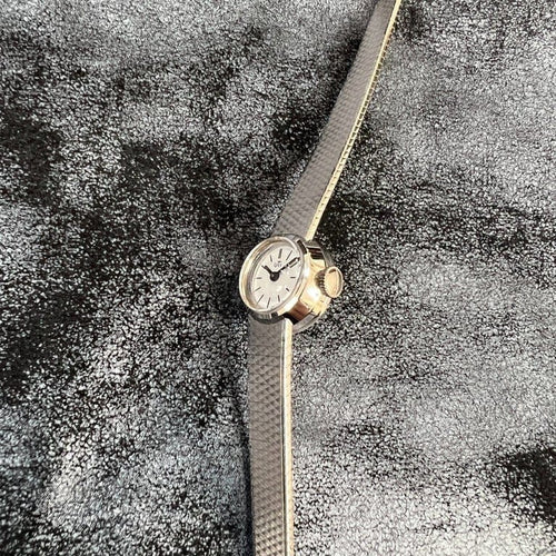Montre UTI - Montre femme vintage en or blanc 18 carats 58 Facettes