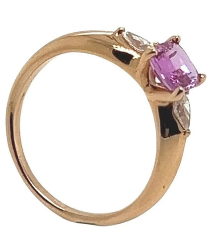 Bague 53 Bague en or rose 18 carats avec saphir rose et deux diamants 58 Facettes