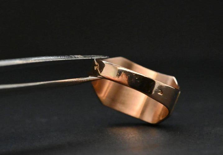 Bague 52 Chevalière en or 18 carats 58 Facettes