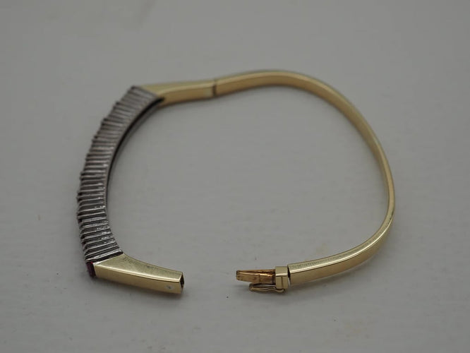 af6f9262-061e-429f-8df6-32802a504800