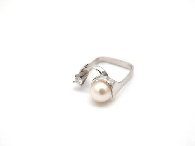Bague 49 Bague en or blanc 750 millièmes avec diamant et perle 58 Facettes