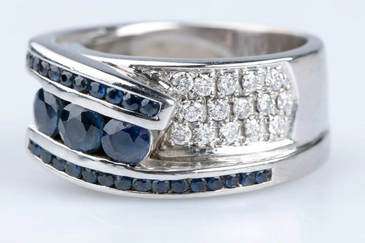Bague 50 Bague 1,65 ct en or blanc, saphirs et diamants 58 Facettes BGADOC405-107