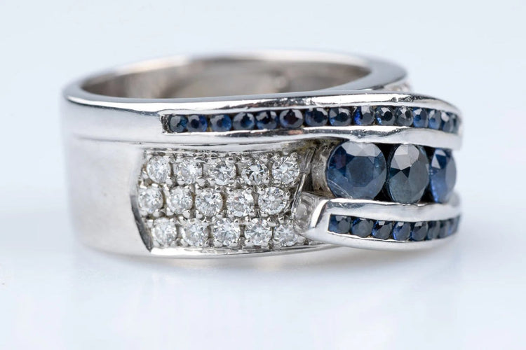 Bague 50 Bague 1,65 ct en or blanc, saphirs et diamants 58 Facettes BGADOC405-107