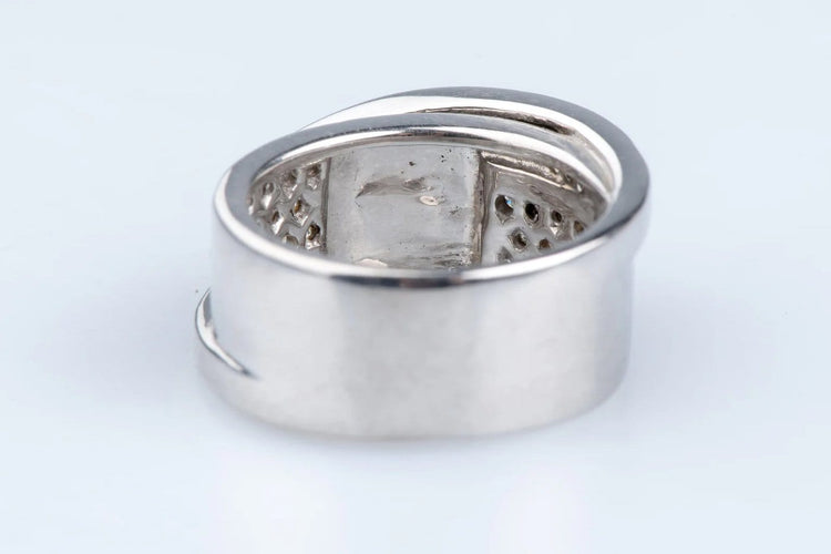 Bague 50 Bague 1,65 ct en or blanc, saphirs et diamants 58 Facettes BGADOC405-107