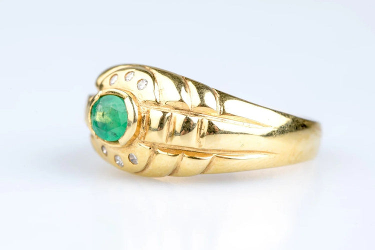 Bague 53 Bague gypsy vintage en or jaune, émeraude ovale et diamants 58 Facettes 413151299-107