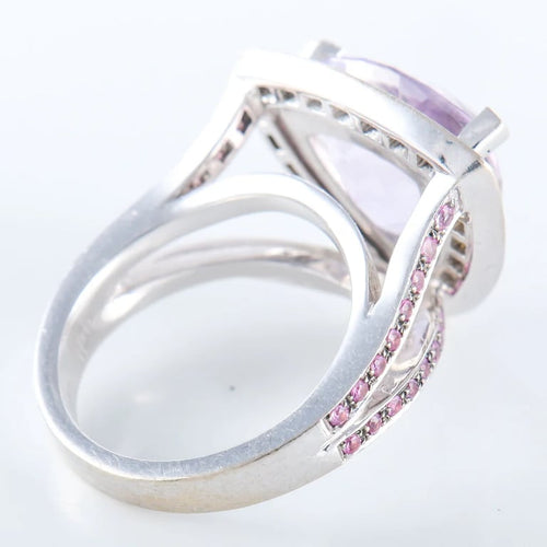 e65ef3be-12dd-4a53-5980-bb3464e3ce00