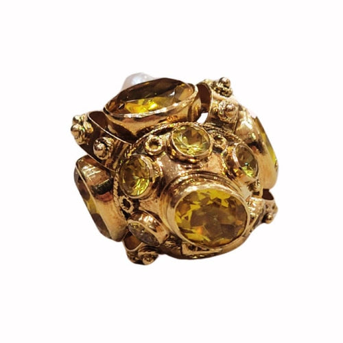 Pendentif Pendentif lanterne en or jaune 18 carats avec perles Akoya et corindons 58 Facettes COV1258