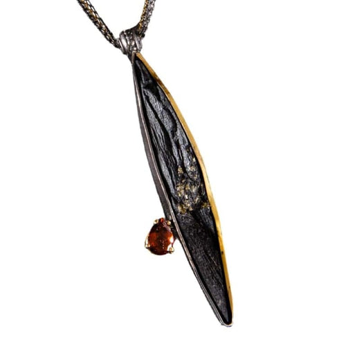 Pendentif Pendentif en ardoise avec pyrite et tourmaline en argent et or jaune 18 carats 58 Facettes TA157