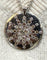 Collier De Beers Talisman - Chaîne et pendentif en or blanc 18 carats et diamants 58 Facettes