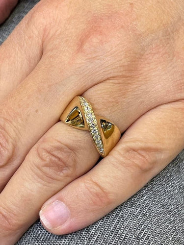 Bague 52 Bague en or jaune 18 carats sertie de diamants 58 Facettes