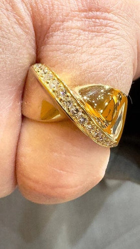 Bague 52 Bague en or jaune 18 carats sertie de diamants 58 Facettes
