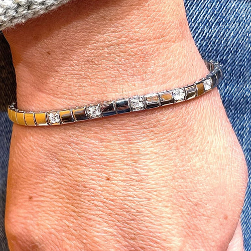 2bc3ff1c-e61a-46b8-7bf6-fd61948e1800