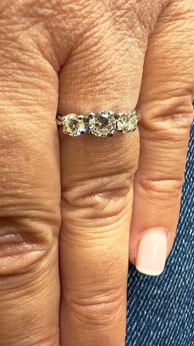 4a7fe25e-7dda-4730-45f3-b27fdf8b6e00