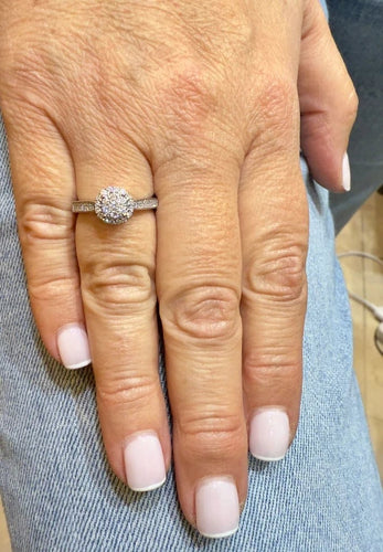 Bague 54 Bague de fiançailles multi-diamants en or blanc 18 carats 58 Facettes
