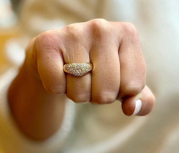 Bague 56 Bague ondulée vintage en or jaune 18 carats et diamants 58 Facettes