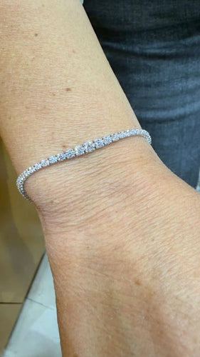 Bracelet Bracelet tennis rivière de diamants en or blanc 18 carats 58 Facettes