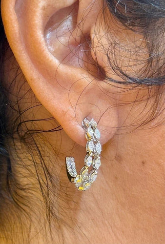 Boucles d'oreilles Créoles demi-anneaux en or blanc 18 carats et diamants navette 58 Facettes
