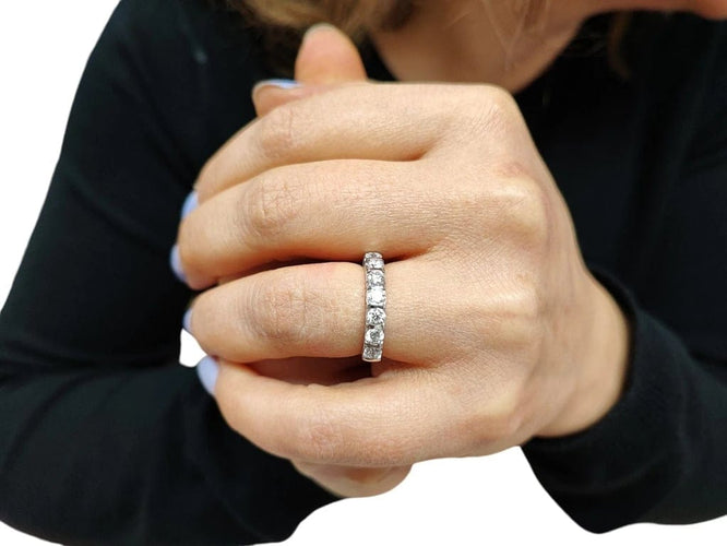 Bague 54 Demi-alliance - Bague en or blanc 18K et diamants 58 Facettes ALL.BAR-FA.46