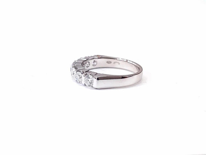 Bague 54 Demi-alliance - Bague en or blanc 18K et diamants 58 Facettes ALL.BAR-FA.46