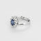 Bague 47 Bague marguerite en or gris 18k, saphir ovale et diamants 58 Facettes DADB-05