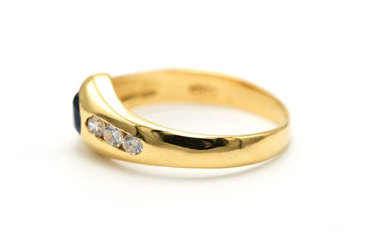 Bague 54 Bague contemporaine en or jaune 18 carats, saphir et diamants 58 Facettes 23173