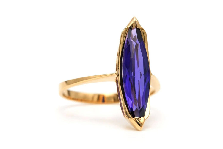 Bague 52 Bague contemporaine sertie d’une améthyste en or jaune 18 carats 58 Facettes 23165