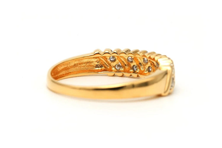 Bague 53 Bague contemporaine en or jaune 18 carats sertie de diamants 58 Facettes 23233