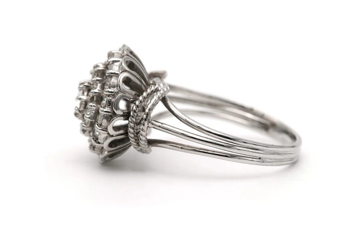 Bague Années 50 - Bague en or blanc et diamants 58 Facettes 23281