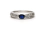 Bague 54 Bague contemporaine en or blanc 18 carats avec saphir et diamants 58 Facettes 23175