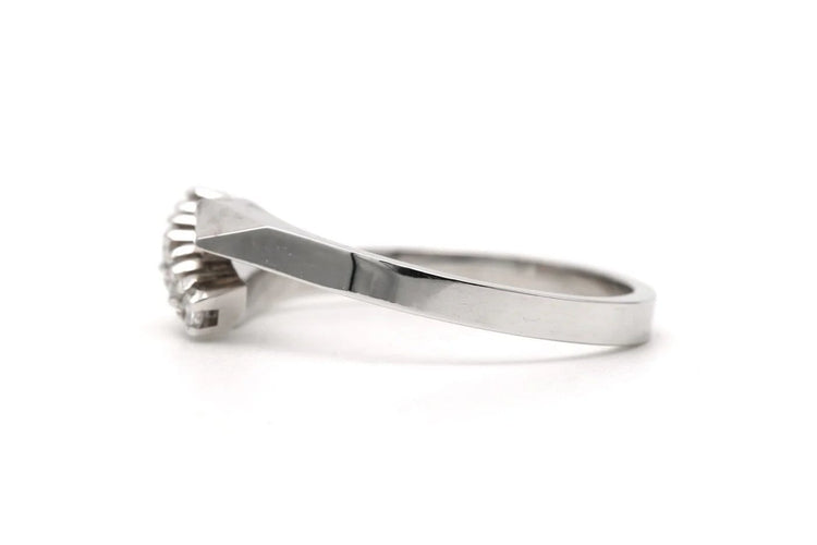 Bague 51 Bague contemporaine en or blanc et diamants 58 Facettes 23339