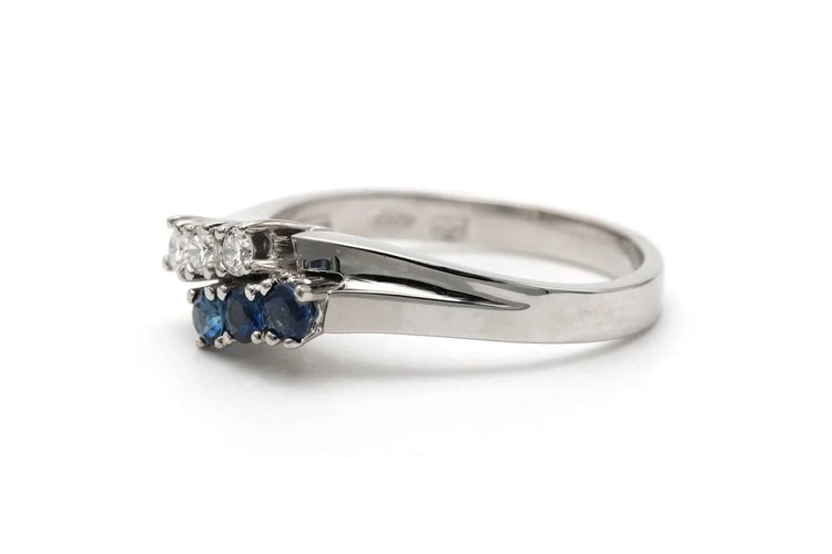 Bague 55 Bague contemporaine en or blanc 18 carats avec saphirs et diamants 58 Facettes 23335